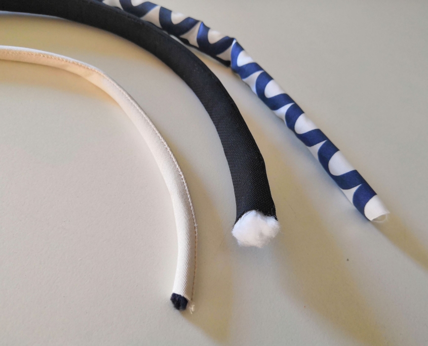 tubular-with-woolen-or-needlefelt-cord